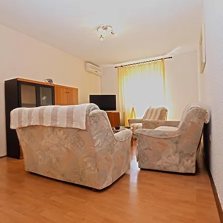 1382 Appartamento Marčana